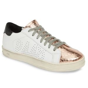P448

John Low Top Sneaker